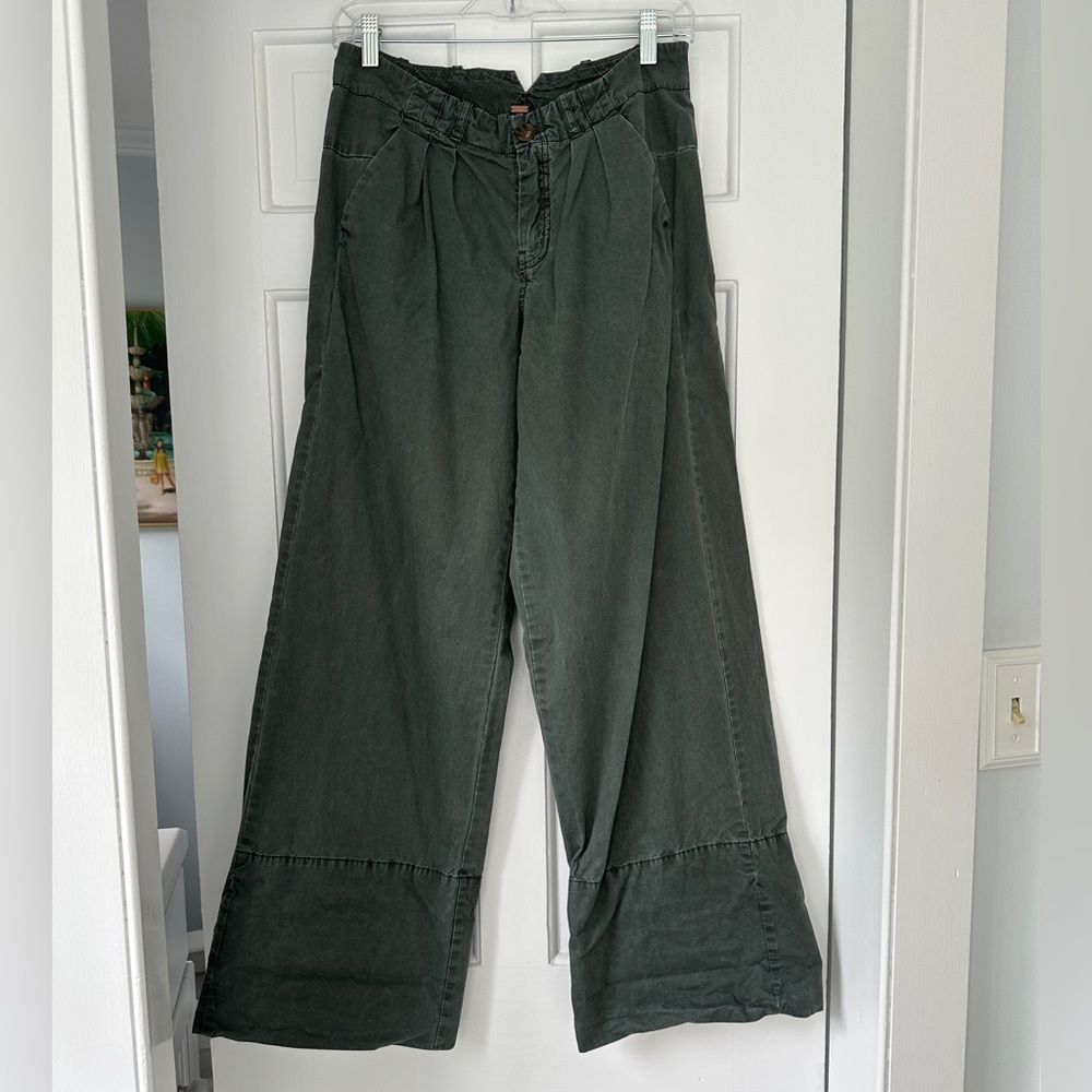 Free People Dark Gray Pleated Wide Leg Casual Boho Retro Trousers in Size 4